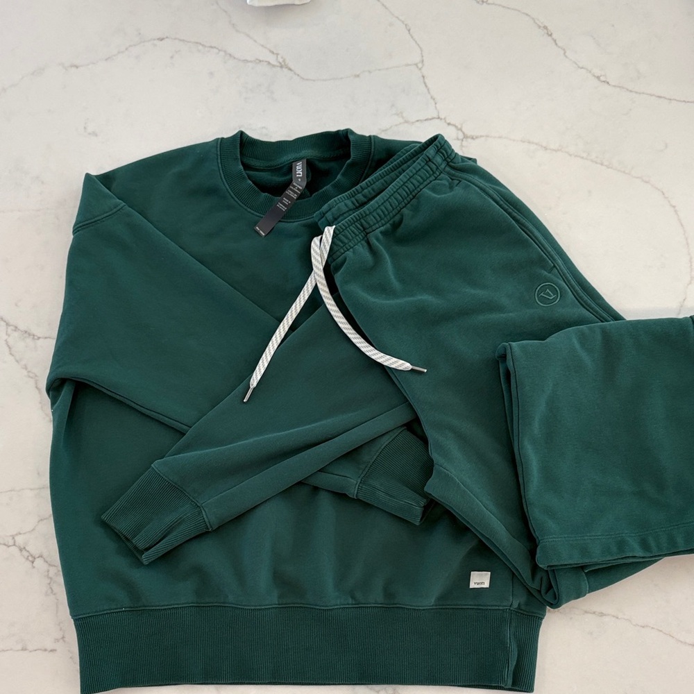 Vuori Forest Green Apparel